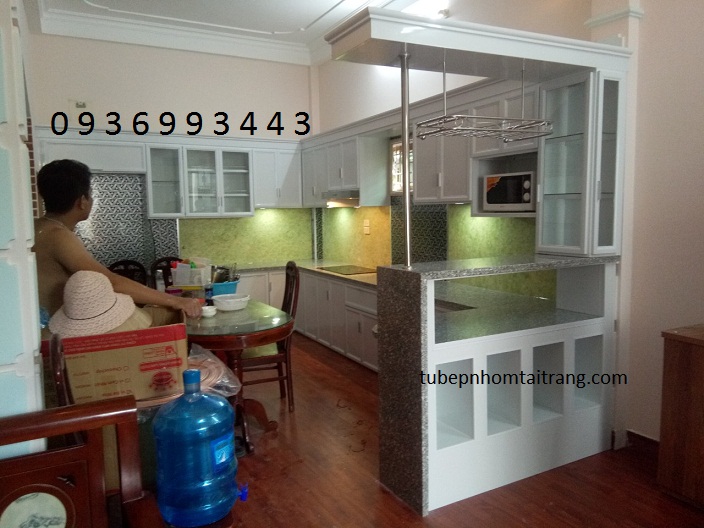 thiết kế tủ bếp nhôm sơn tĩnh điện có quầy bar thiết kế tủ bếp nhôm sơn tĩnh điện có quầy bar