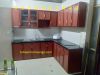 mẫu tủ bếp nhôm vân gỗ chữ L - anh 1 mẫu tủ bếp nhôm vân gỗ chữ L - anh 1