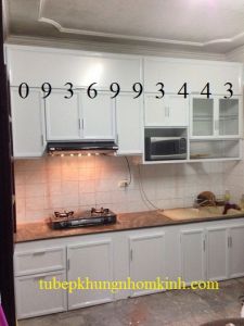 mẫu tủ bếp nhôm kính