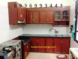 tủ bếp nhôm vân gỗ chữ L