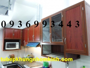 tủ bếp khung nhôm kính