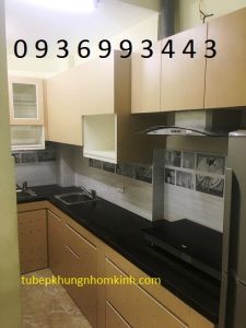 tủ bếp Laminate dán nẹp cạnh
