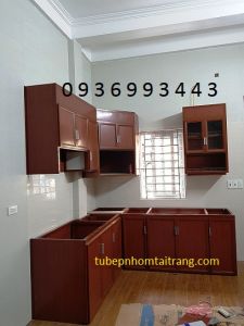 mẫu tủ bếp nhôm vân gỗ