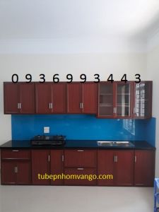 tu bep nhom kinh
