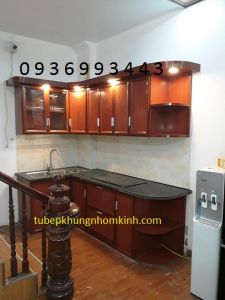thiết kế tủ bếp nhôm vân gỗ đẹp