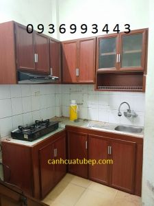 tủ bếp nhôm kính