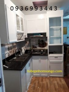 tủ bếp nhôm trắng sứ chữ L