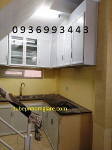 thiết kế tủ bếp nhôm kính