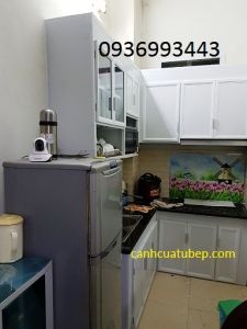 thiet ke tu bep nhom kinh