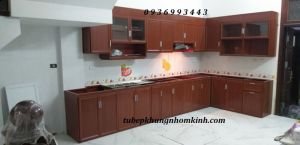 tủ bếp nhôm kính vân gỗ