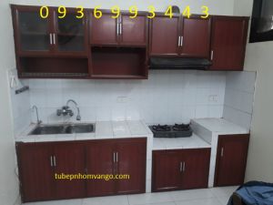 tủ bếp nhôm vân gỗ xây bệ bếp