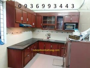 thiết kế tủ bếp nhôm vân gỗ chữ L