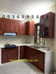 mẫu thi công tủ bếp nhôm vân gỗ