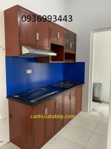 mẫu tủ bếp nhôm  vân gỗ