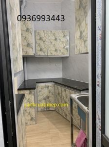 tủ bếp nhôm cánh hệ Zang Lee mặt PVC vân đá
