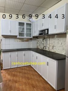 mẫu tủ bếp nhôm chữ L