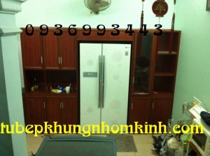 tủ bếp khung nhôm vân gỗ