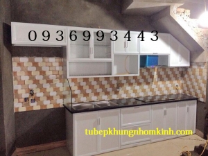 thiet ke tu bep nhom son tinh dien