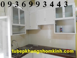 tu bep khung nhom kinh