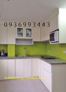 tủ bếp nhôm cánh gỗ nhựa