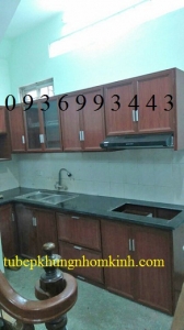 mẫu tủ bếp nhôm vân gỗ