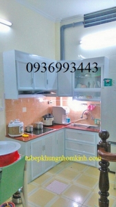 tủ bếp nhôm sơn tĩnh điện chữ L
