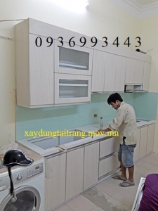 thi công tủ bếp Laminate