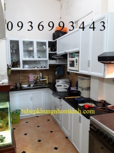 tủ bếp nhôm sơn tĩnh điện